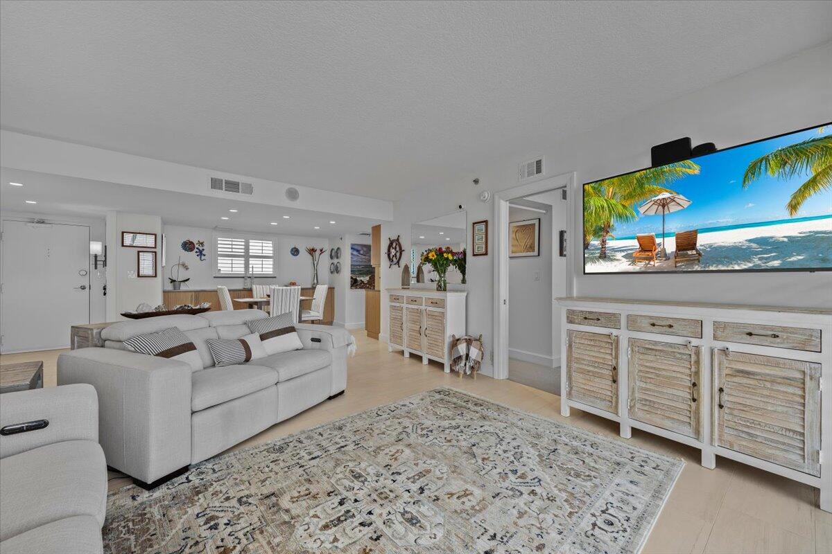 200 Ocean Trail Way, Unit 604 Jupiter, FL 33477 - Photo 5 of 44 Separate Living Room