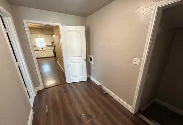 a view of a pathway of a house