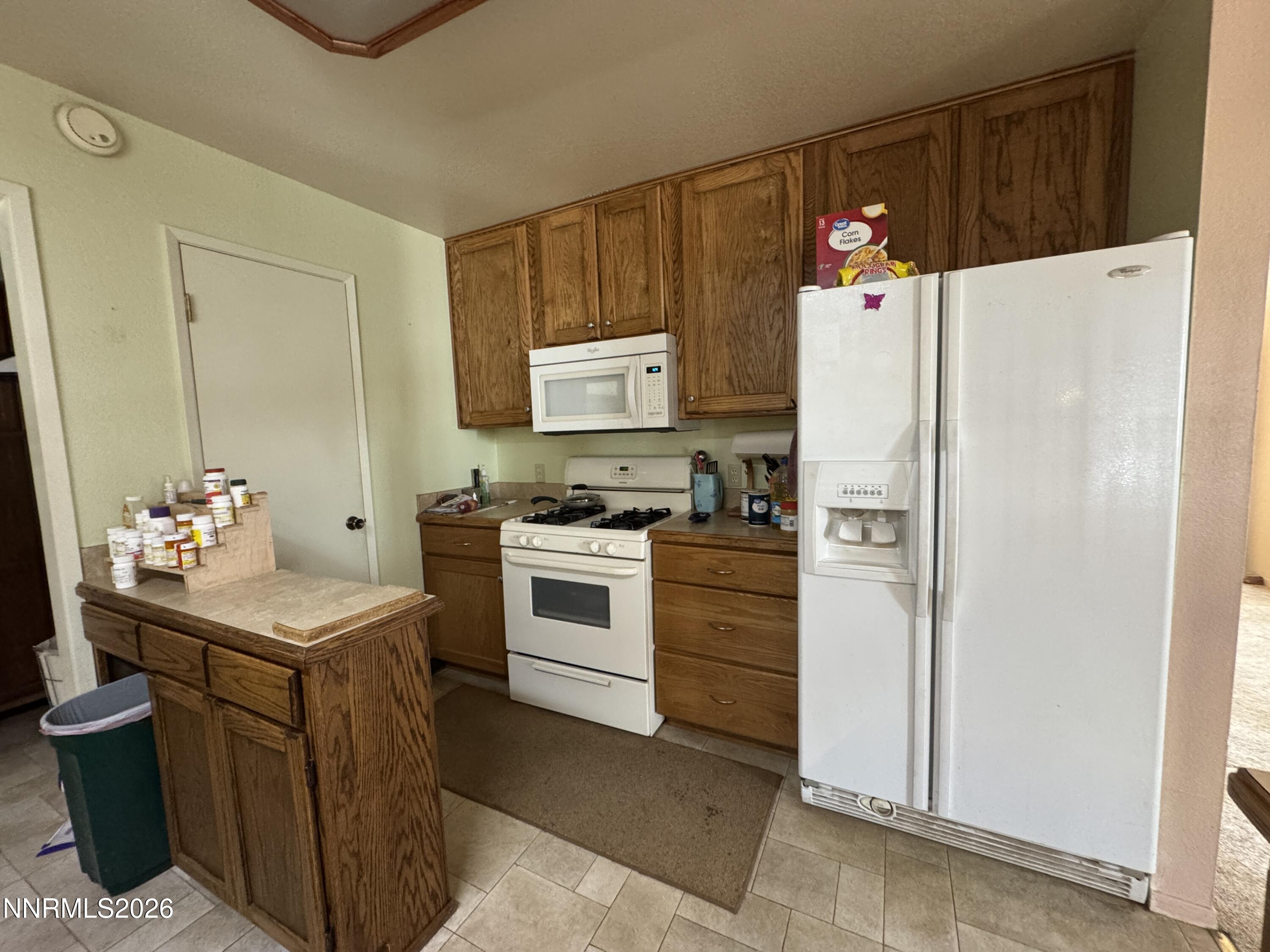280 Sandia Drive Fernley, NV 89408 - Photo 2 of 4 Kitchen