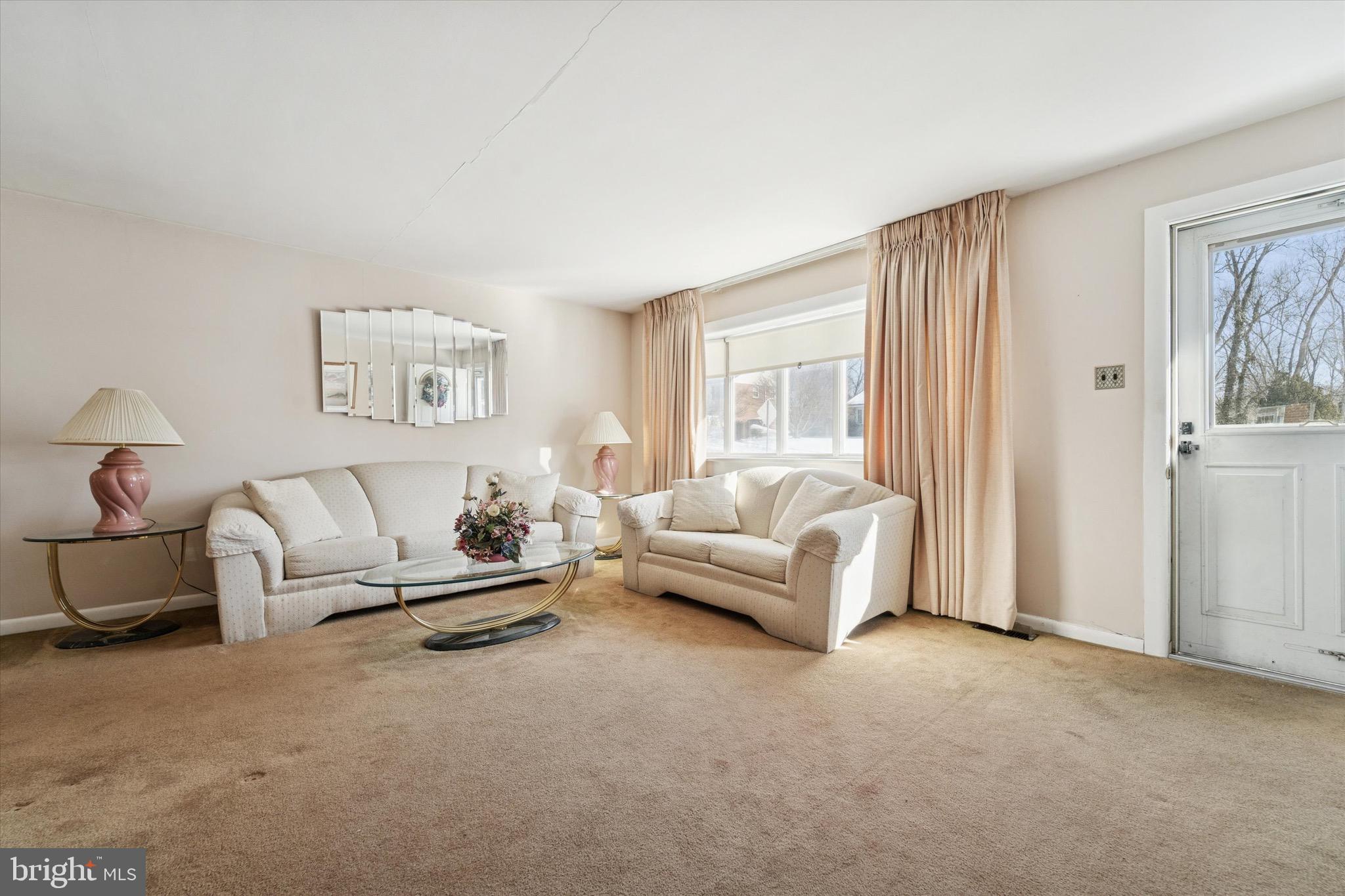 701 Cambridge Road Brookhaven, PA 19015 - Photo 2 of 25