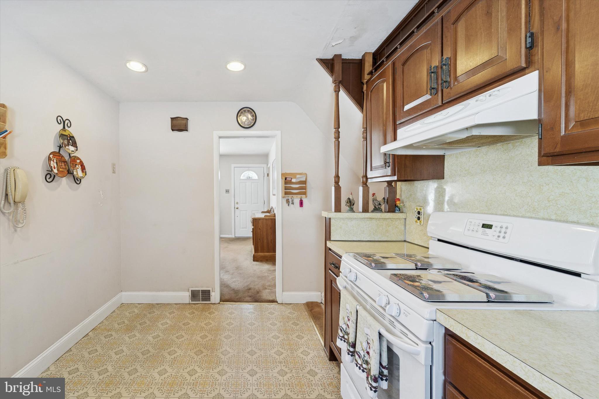 701 Cambridge Road Brookhaven, PA 19015 - Photo 5 of 25