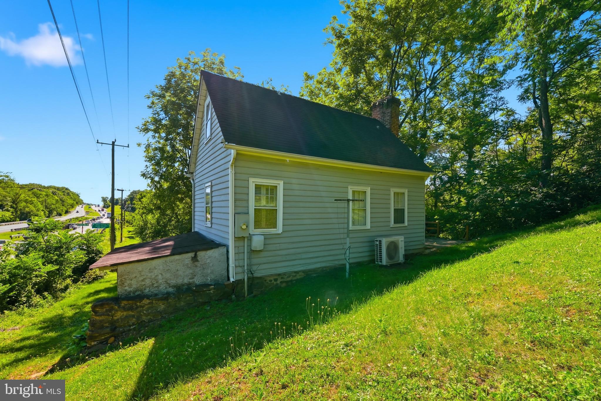 8200 Buckland Mill Road Gainesville, VA 20155 - Photo 13 of 30 Backyard