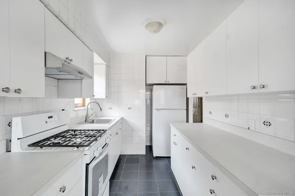 $3,200 | 80-24 138th Street | Briarwood