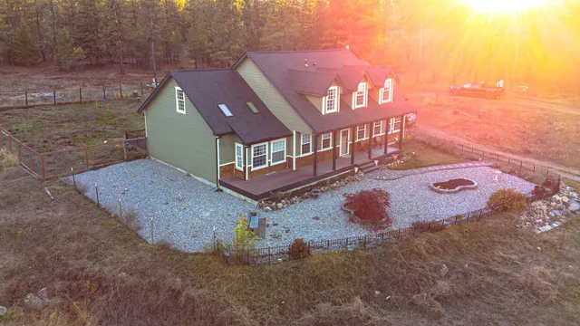 $760,000 | 20701 West South Bank Road, Nine Mile Falls, WA 99026