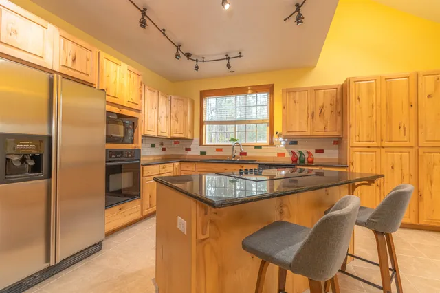 $760,000 | 20701 West South Bank Road, Nine Mile Falls, WA 99026