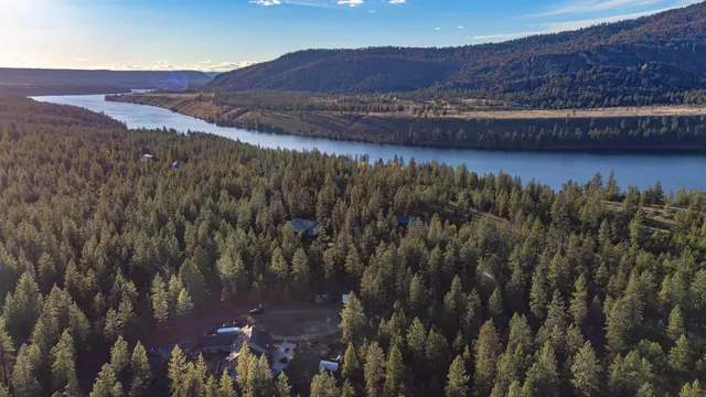 $760,000 | 20701 West South Bank Road, Nine Mile Falls, WA 99026