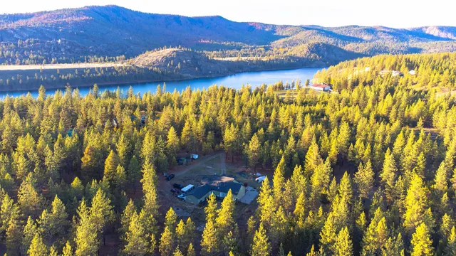$760,000 | 20701 West South Bank Road, Nine Mile Falls, WA 99026