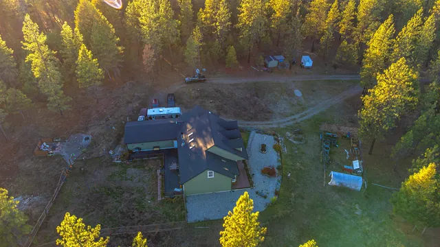 $760,000 | 20701 West South Bank Road, Nine Mile Falls, WA 99026