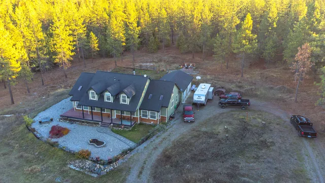 $760,000 | 20701 West South Bank Road, Nine Mile Falls, WA 99026