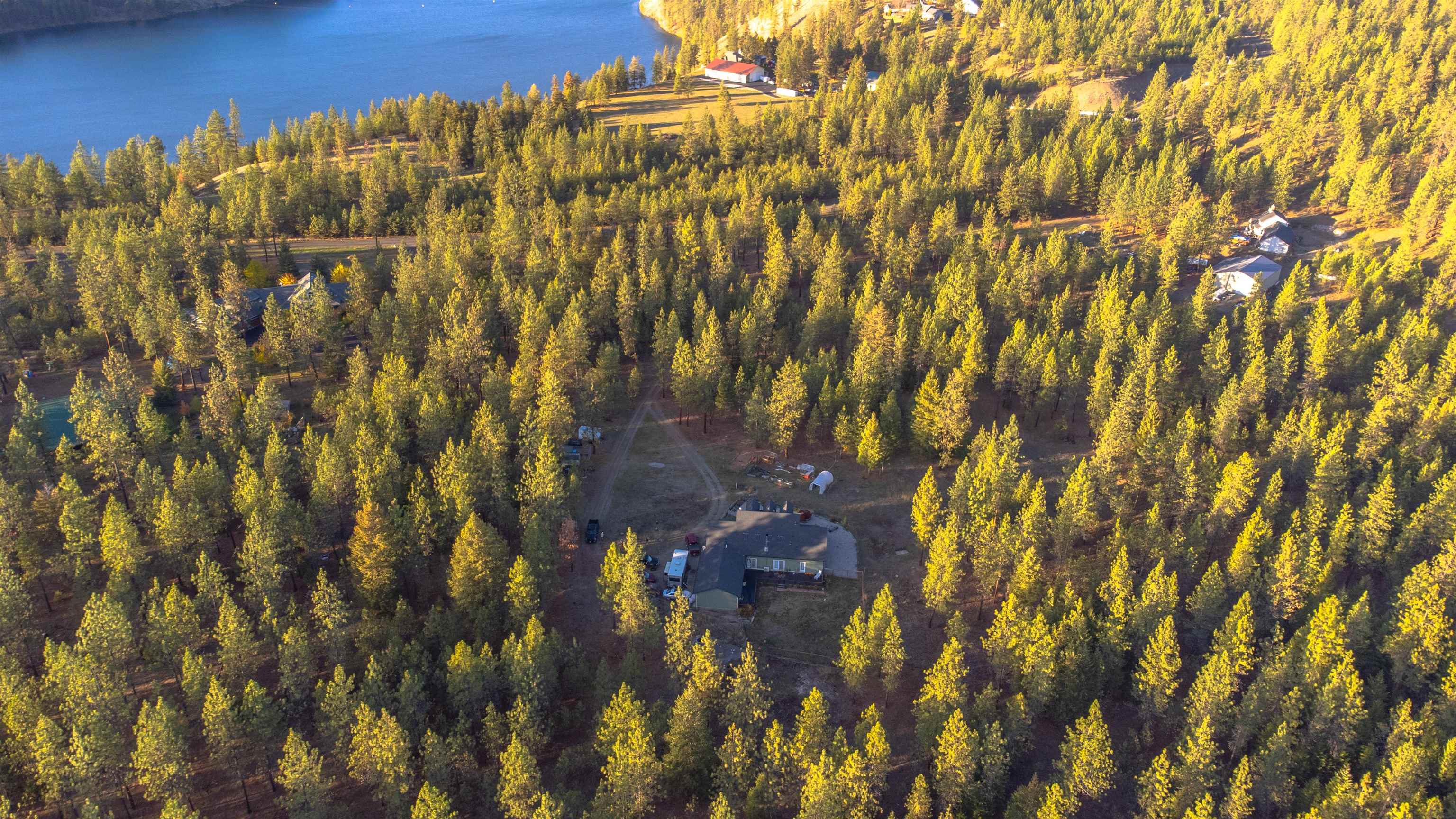 20701 West South Bank Road Nine Mile Falls, WA 99026 - Photo 6 of 48