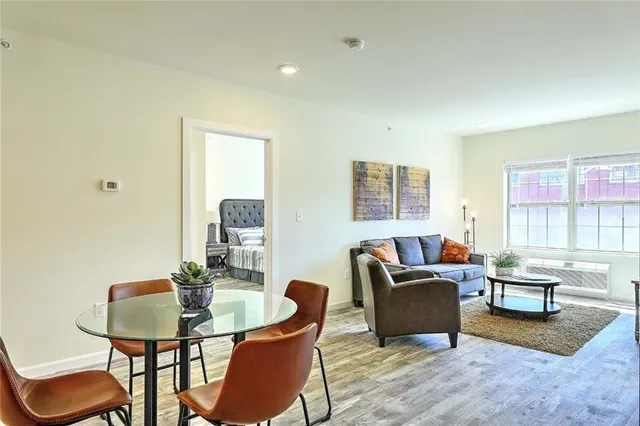 $2,400 | 327 Pine Street, Unit 2022, Pawtucket, RI 02860