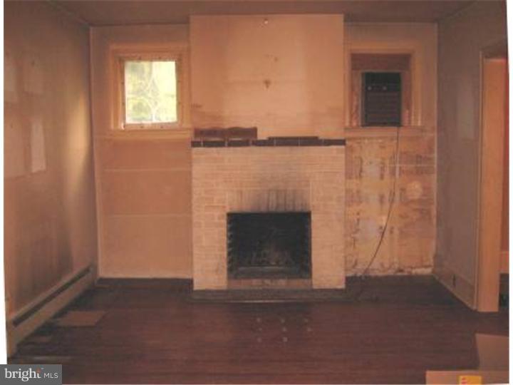 2012 Riverside Drive Trenton, NJ 08618 - Photo 3 of 14 Family Room