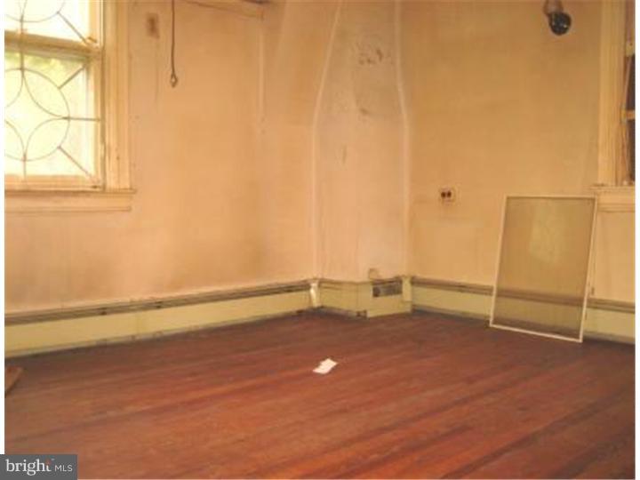 2012 Riverside Drive Trenton, NJ 08618 - Photo 9 of 14 Bedroom 2