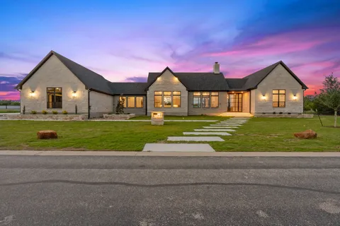 $1,099,990 | 501 Rawhide Lane, Florence, TX 76527