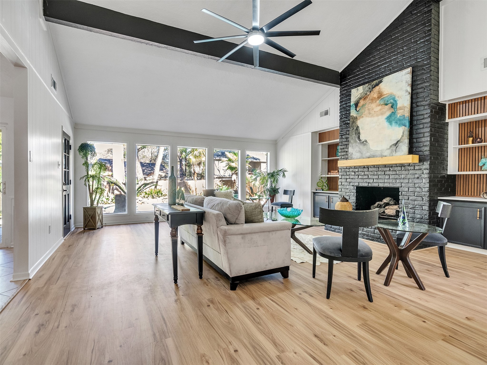 6510 Knollview Drive Spring, TX 77389 - Photo 18 of 43 a living room with furniture and a fireplace