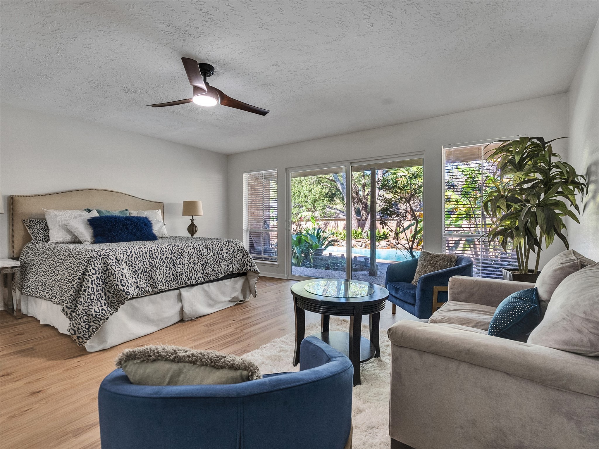6510 Knollview Drive Spring, TX 77389 - Photo 32 of 43 a living room with furniture and a large window