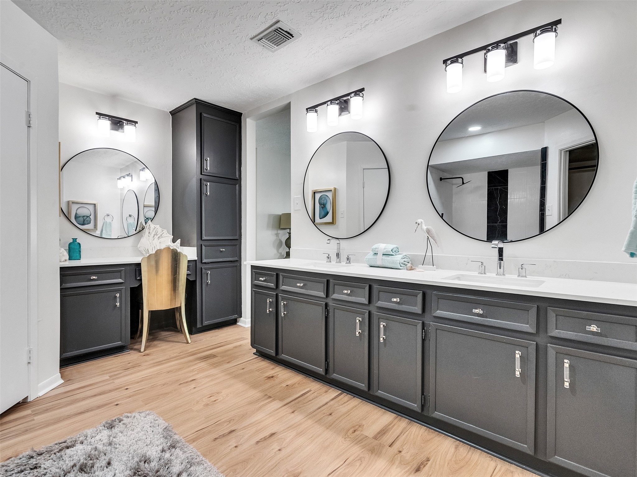 6510 Knollview Drive Spring, TX 77389 - Photo 34 of 43 a spacious bathroom with a double vanity sink and a mirror