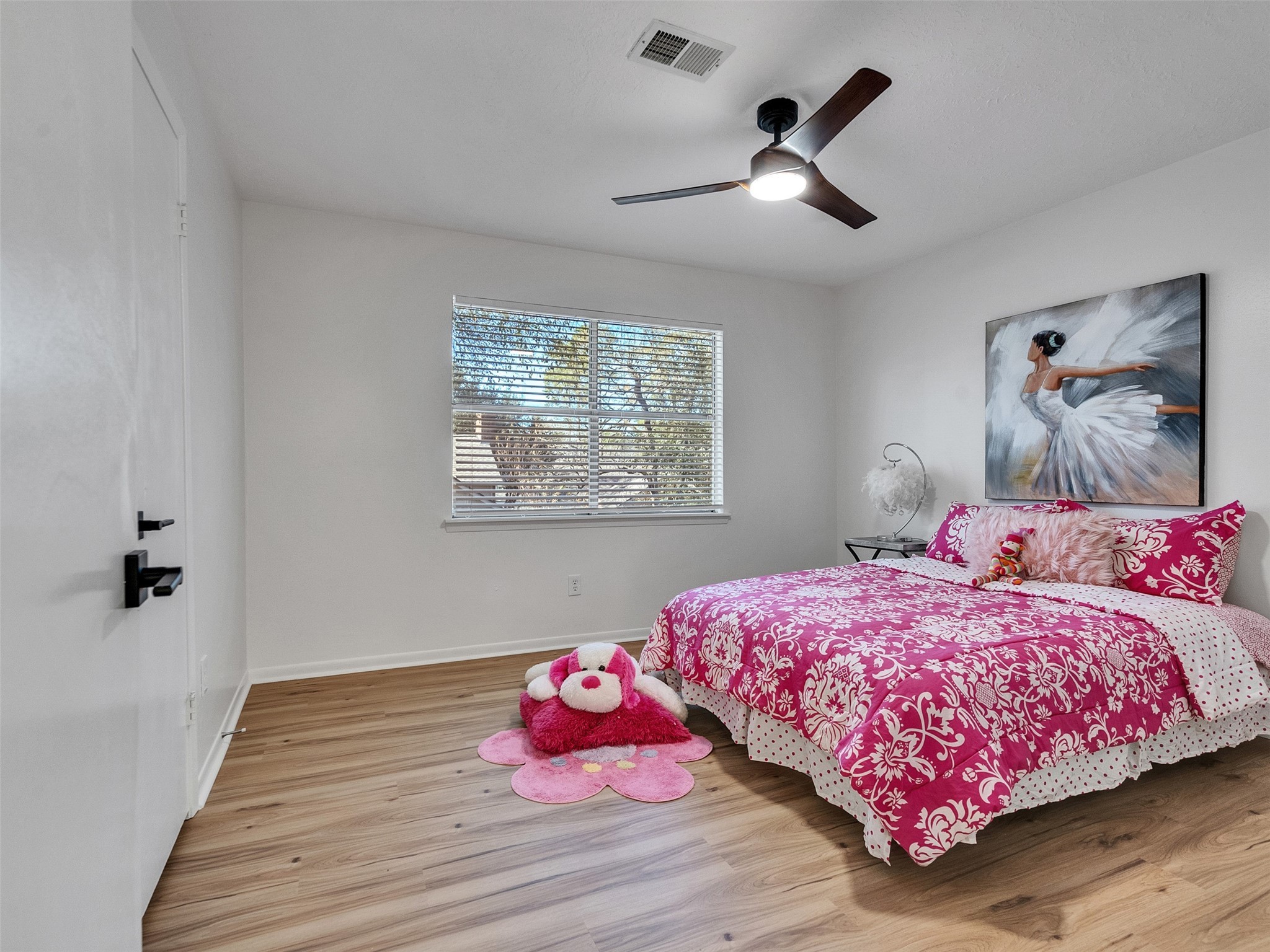 6510 Knollview Drive Spring, TX 77389 - Photo 37 of 43 a bedroom with bed and a window