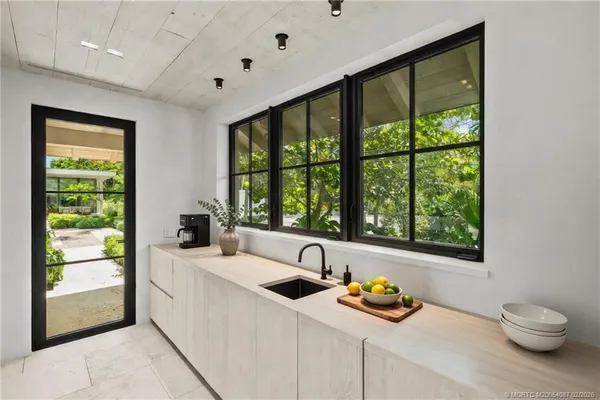 $23,500,000 | 109 South River Road, Stuart, FL 34996