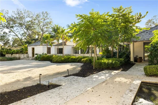 $23,500,000 | 109 South River Road, Stuart, FL 34996