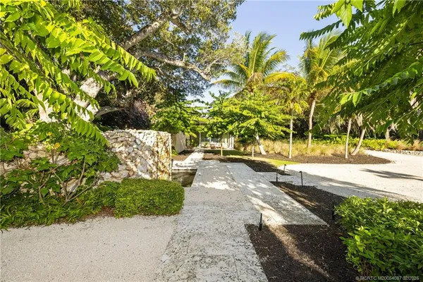 $23,500,000 | 109 South River Road, Stuart, FL 34996