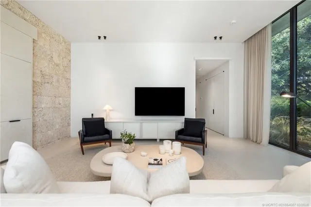 $23,500,000 | 109 South River Road, Stuart, FL 34996