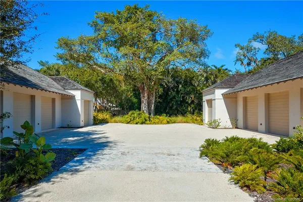 $23,500,000 | 109 South River Road, Stuart, FL 34996