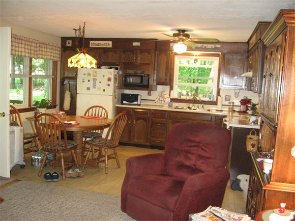 83 Wyben Road Westfield, MA 01085 - Photo 6 of 20