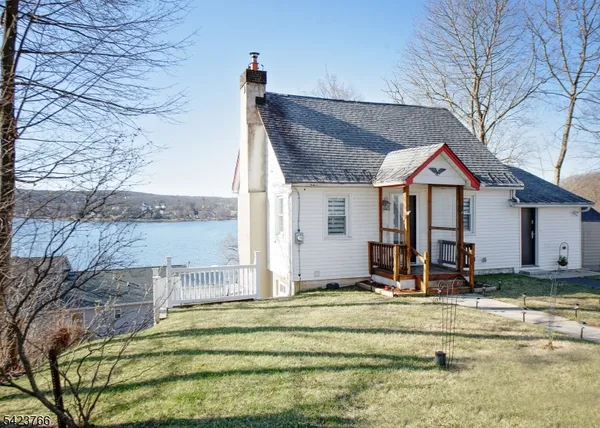 $520,000 | 6 Lakeview Terrace, Stanhope, NJ 07874