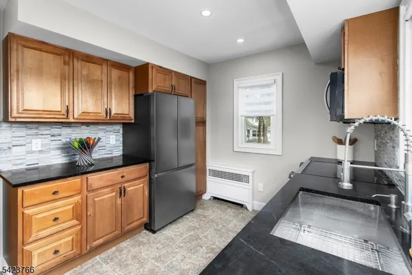 $520,000 | 6 Lakeview Terrace, Stanhope, NJ 07874