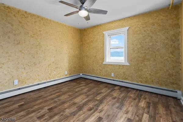 $520,000 | 6 Lakeview Terrace, Stanhope, NJ 07874