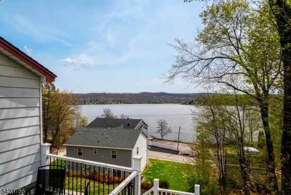 $520,000 | 6 Lakeview Terrace, Stanhope, NJ 07874