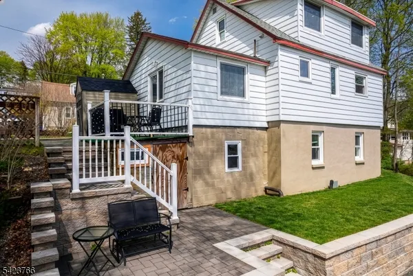 $520,000 | 6 Lakeview Terrace, Stanhope, NJ 07874