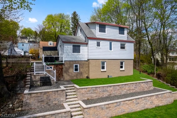 $520,000 | 6 Lakeview Terrace, Stanhope, NJ 07874