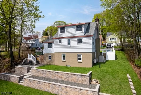 $520,000 | 6 Lakeview Terrace, Stanhope, NJ 07874