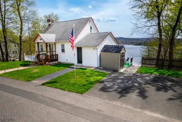 $520,000 | 6 Lakeview Terrace, Stanhope, NJ 07874