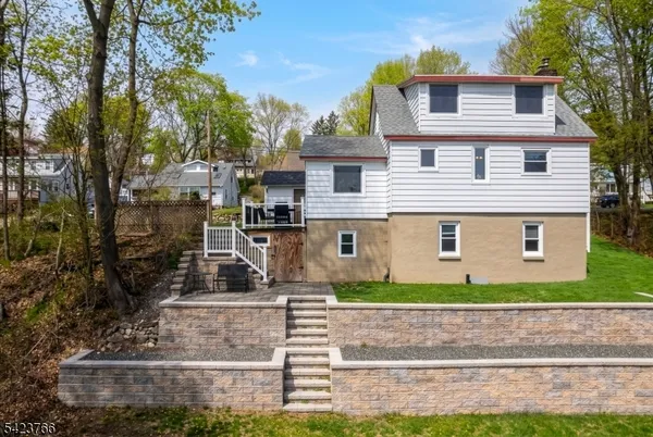 $520,000 | 6 Lakeview Terrace, Stanhope, NJ 07874