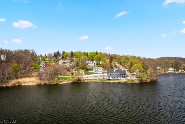 $520,000 | 6 Lakeview Terrace, Stanhope, NJ 07874