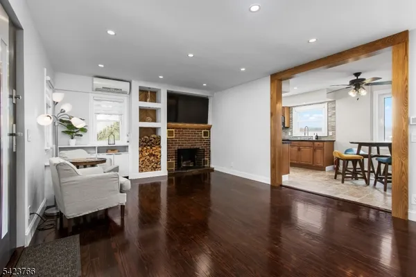 $520,000 | 6 Lakeview Terrace, Stanhope, NJ 07874