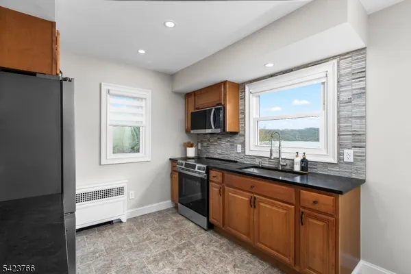 $520,000 | 6 Lakeview Terrace, Stanhope, NJ 07874