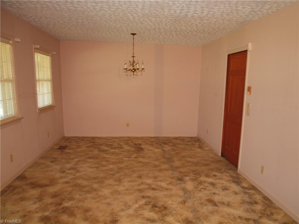 206 Oak Leaf Road Asheboro, NC 27205 - Photo 16 of 30 LR to Dr view