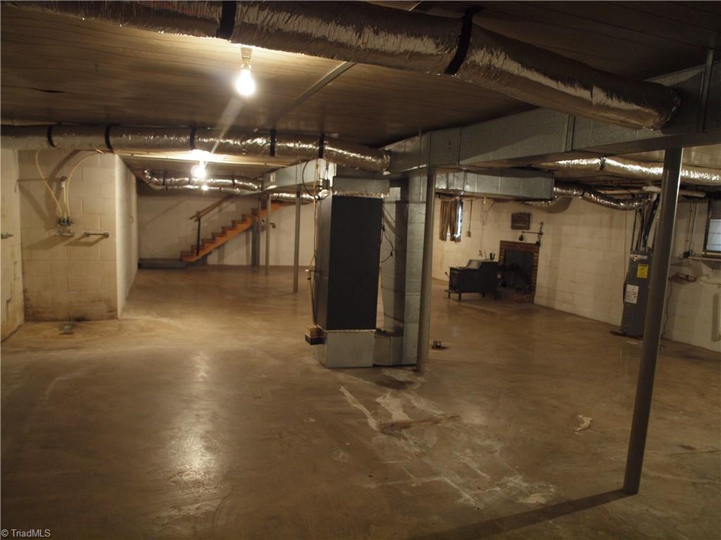 206 Oak Leaf Road Asheboro, NC 27205 - Photo 20 of 30 Basement - 3