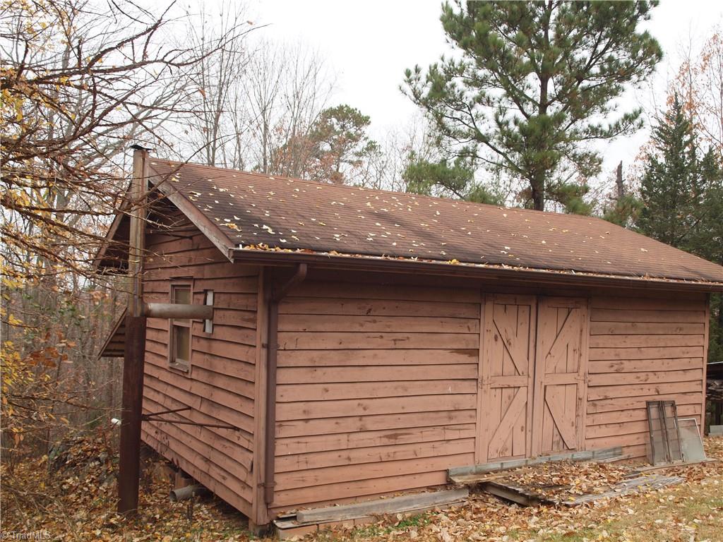 206 Oak Leaf Road Asheboro, NC 27205 - Photo 26 of 30 Work Shop - outside
