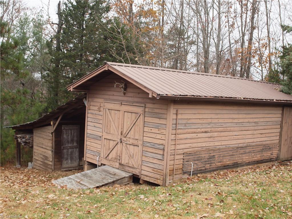 206 Oak Leaf Road Asheboro, NC 27205 - Photo 27 of 30 Storage Bldg