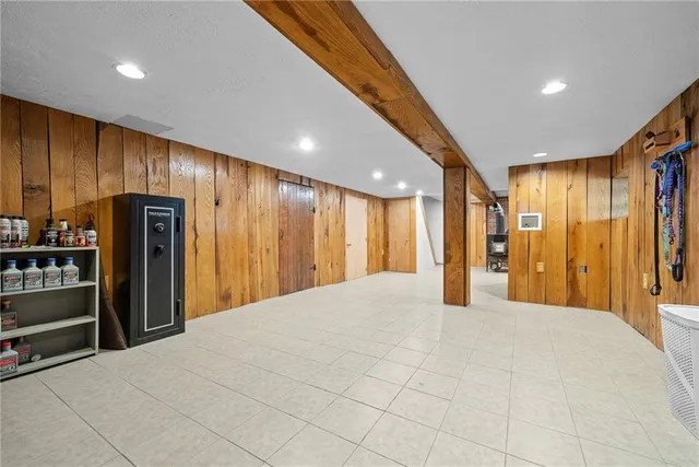 a view of a livingroom with kitchen