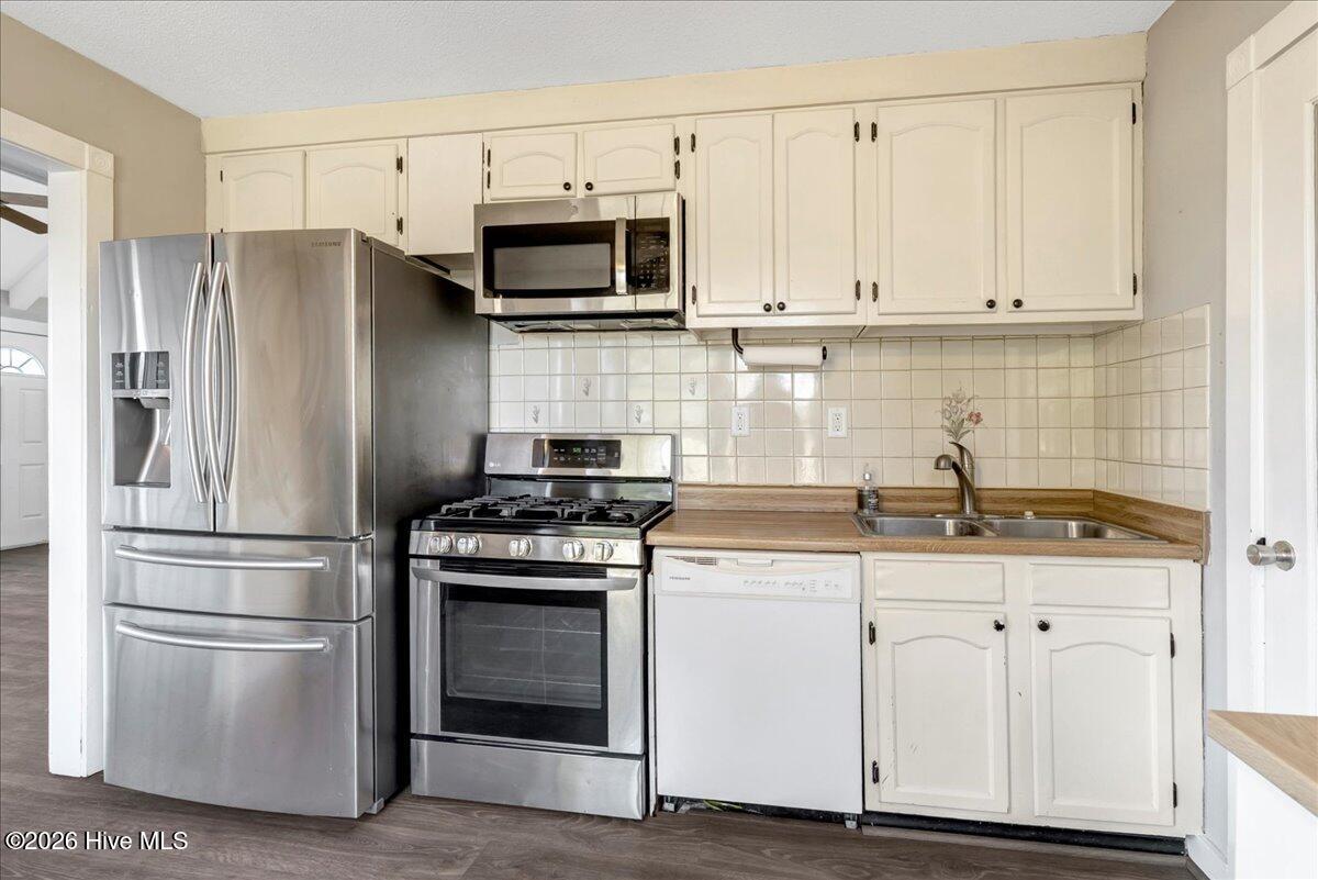 394 Mallie Pearce Road Zebulon, NC 27597 - Photo 13 of 43 28-DSC00564