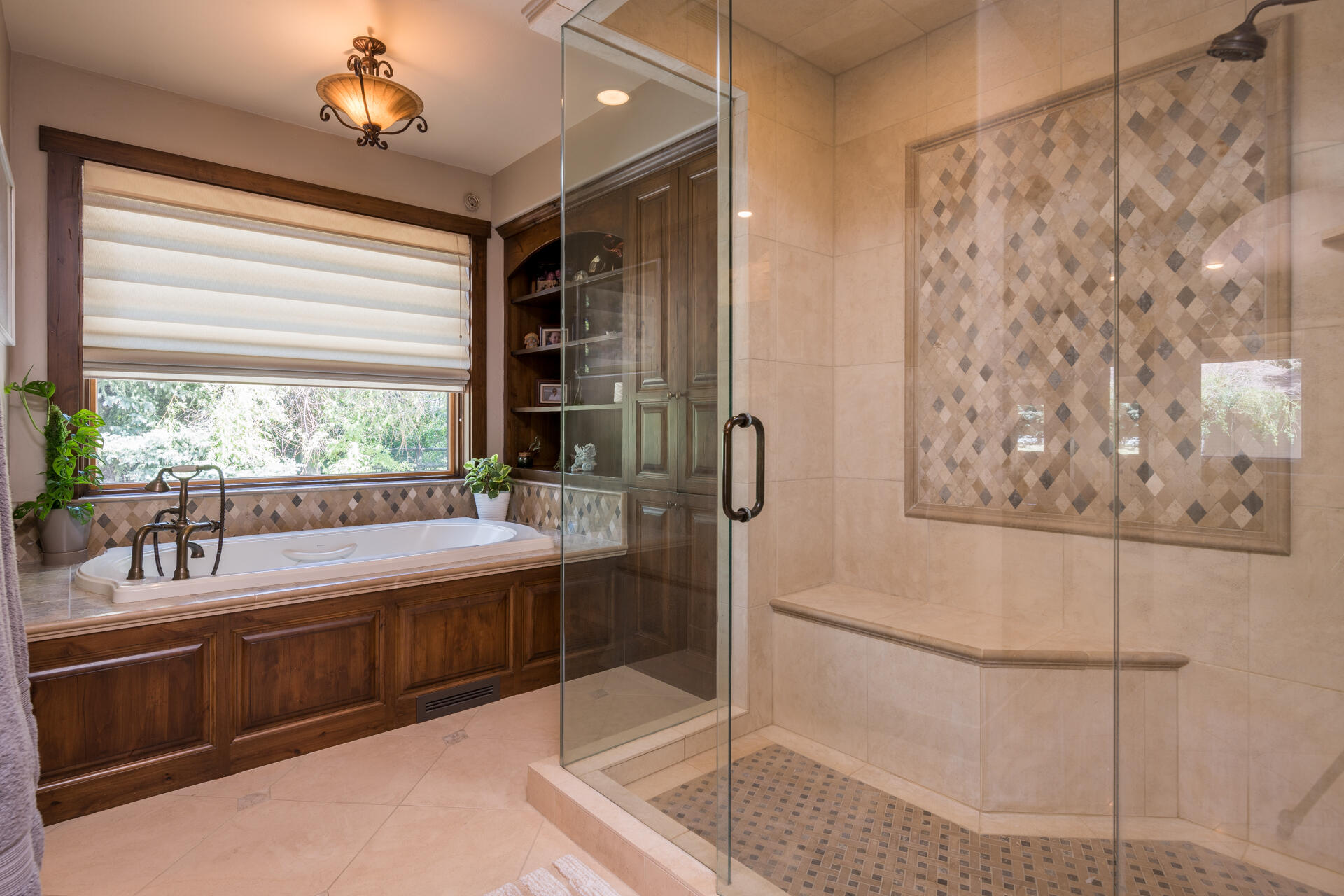 1621 2nd Avenue North Hailey, ID 83333 - Photo 16 of 32 Primary Bathroom