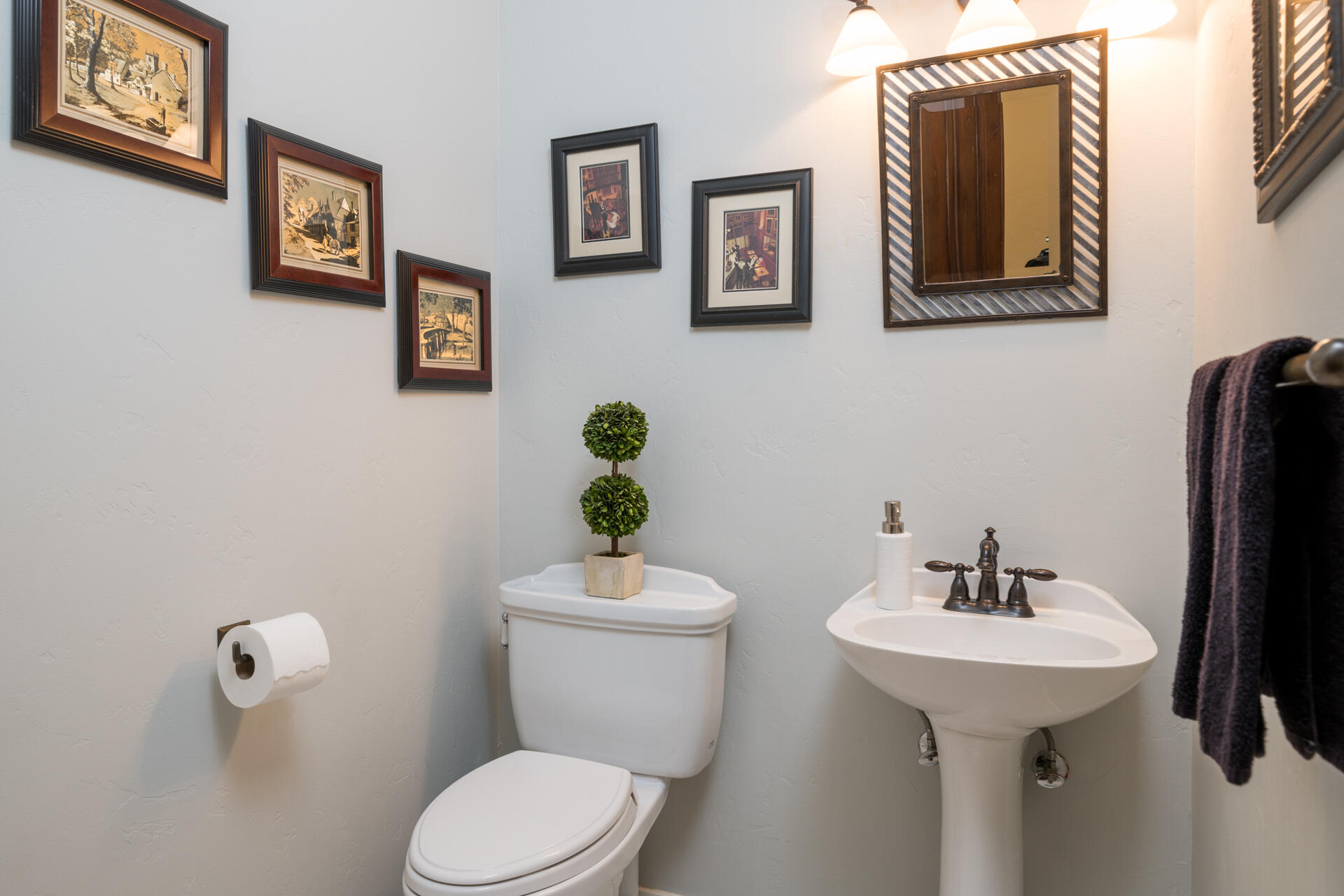 1621 2nd Avenue North Hailey, ID 83333 - Photo 22 of 32 Powder Room