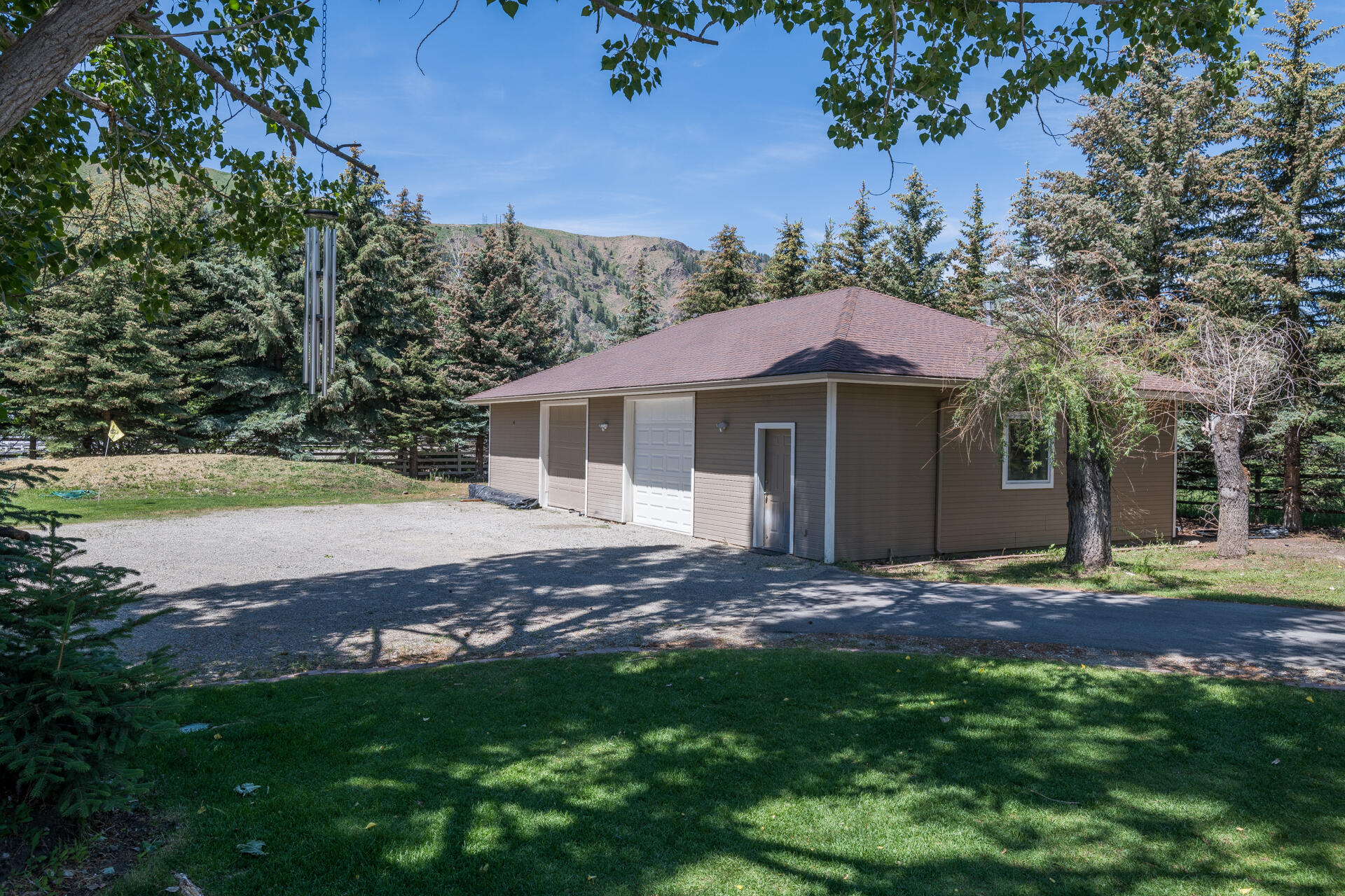1621 2nd Avenue North Hailey, ID 83333 - Photo 25 of 32 Detatched Garage
