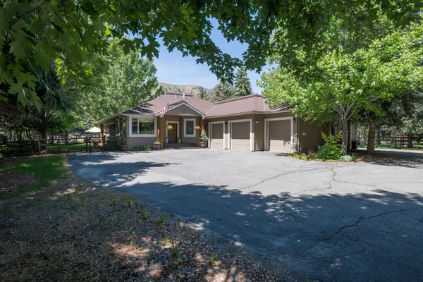 $2,459,000 | 1621 2nd Avenue North, Hailey, ID 83333